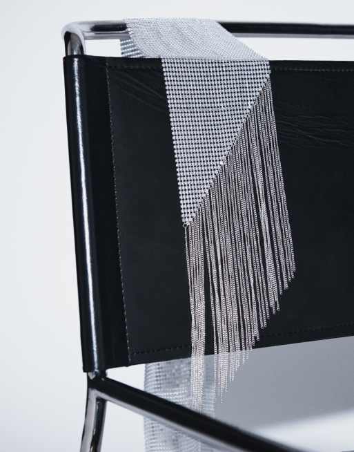 ASOS DESIGN schmaler Schal mit Strassfransen in Silber, 2 von 3