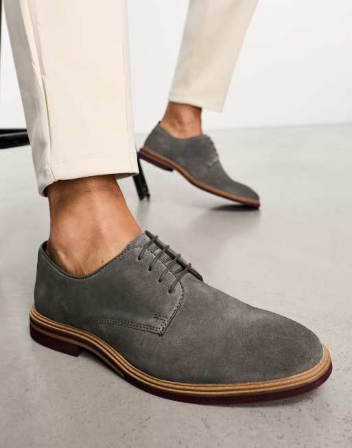 ASOS DESIGN Schnurschuhe aus grauem Wildleder mit kontrastierender Sohle ASOS