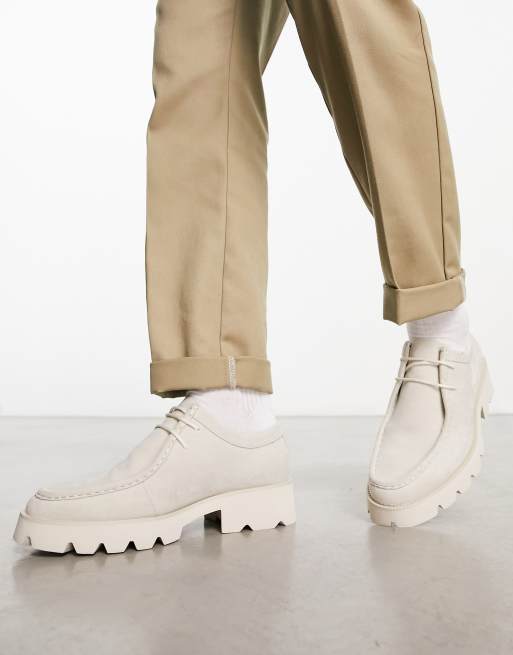 ASOS DESIGN Schnurschuhe aus Wildlederimitat in Stone mit Mokassinnaht ASOS