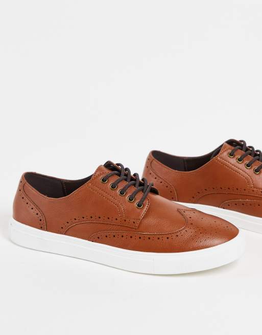 ASOS DESIGN – Schnürschuhe im Budapester Stil aus Kunstleder in Bronze