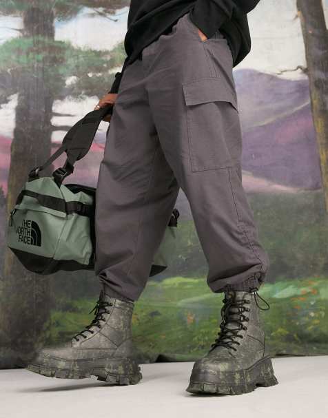 ASOS DESIGN – Schnürstiefel aus Kunstleder mit Military-Muster in Braun - view 1