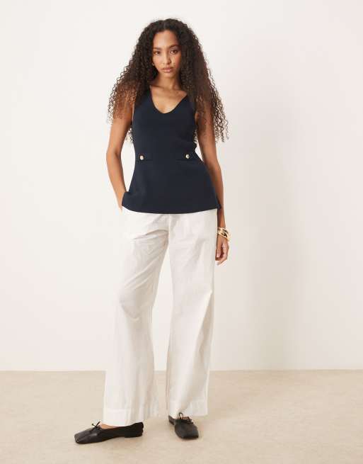 ASOS DESIGN – Schößchenoberteil in Marineblau aus strukturiertem Strick mit Aufschlägen, 3 von 4