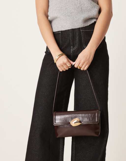 ASOS DESIGN - Schoudertas met gesmolten hardwaresluiting in bruin, 2 van 4