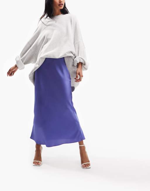 ASOS DESIGN – Schräg geschnittener Satin-Midirock in Lavendelblau