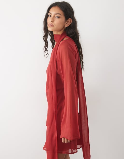 ASOS DESIGN schräg geschnittenes Chiffon-Minikleid mit passendem Schal in Rot, 2 von 4