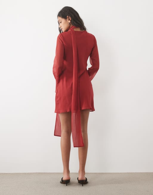 ASOS DESIGN schräg geschnittenes Chiffon-Minikleid mit passendem Schal in Rot, 4 von 4
