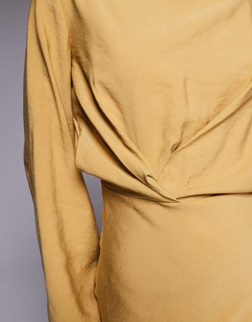 ASOS DESIGN - Schuingesneden getailleerde maxi jurk met lange mouwen in goud, 3 van 4