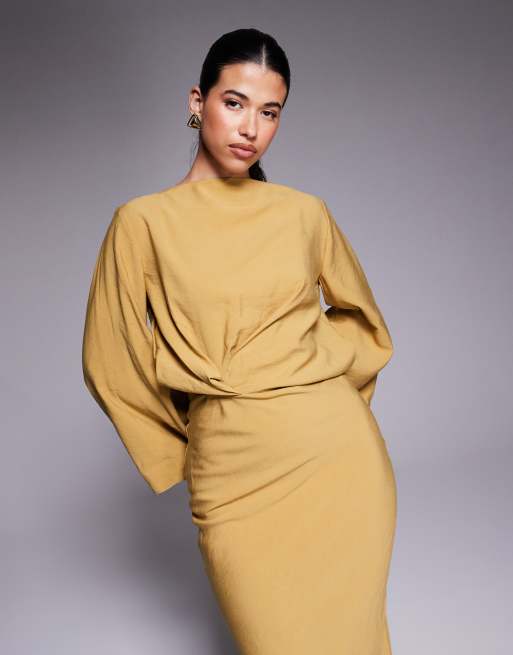 ASOS DESIGN - Schuingesneden getailleerde maxi jurk met lange mouwen in goud, 4 van 4