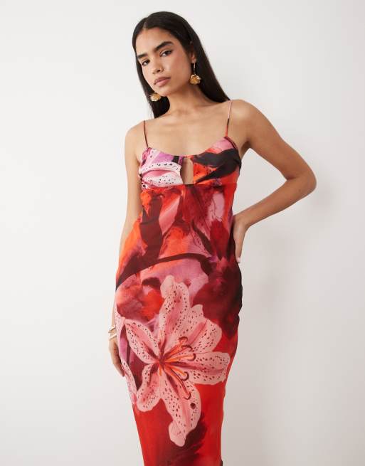 ASOS DESIGN - Schuingesneden maxi jurk van satijn met buste in rood met bloemenprint, 4 van 4