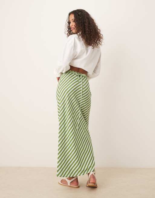 ASOS DESIGN - Schuingesneden maxirok van linnenmix in groen gestreept, 3 van 5