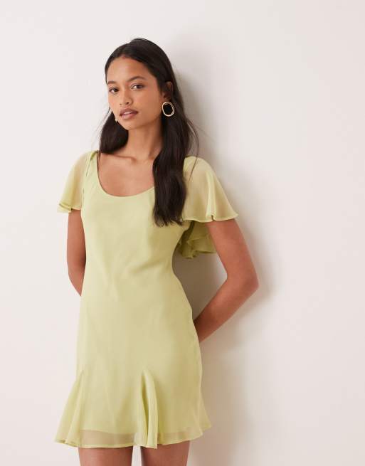 ASOS DESIGN - Schuingesneden mini jurk met ruches aan de mouwen in limoengroen, 3 van 4