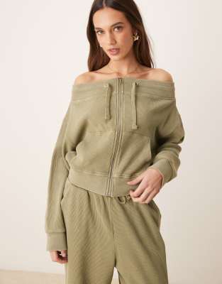 ASOS DESIGN - Schulterfreie Waffelstrick-Sweatshirtjacke in Khaki mit Reißverschluss, Kombiteil-Rosa