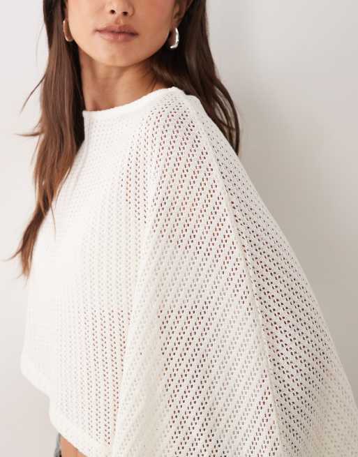 ASOS DESIGN schulterfreier Cape aus strukturierter Stoffqualität in Weiß, 2 von 4