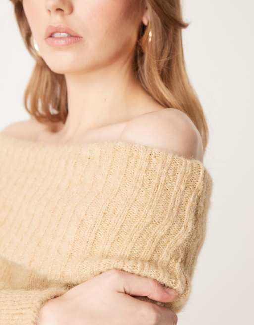 ASOS DESIGN – Schulterfreier Pullover aus Wollmix in Honigbeige mit Carmen-Ausschnitt