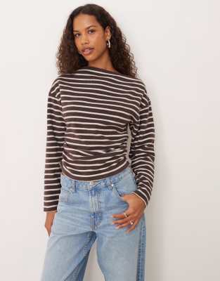 ASOS DESIGN - Schulterfreies angerautes Oberteil in Braun gestreift mit betonter Taille-Brown