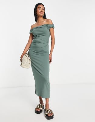 ASOS DESIGN - Schulterfreies, ärmelloses Maxikleid in Khaki mit Drapierungen-Grün