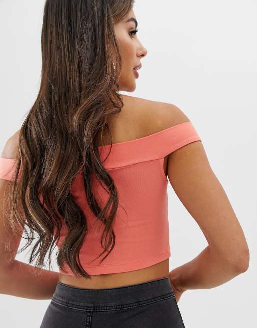 ASOS DESIGN – Schulterfreies Kurzoberteil mit engen Ärmeln in Korallenrot, 2 von 4