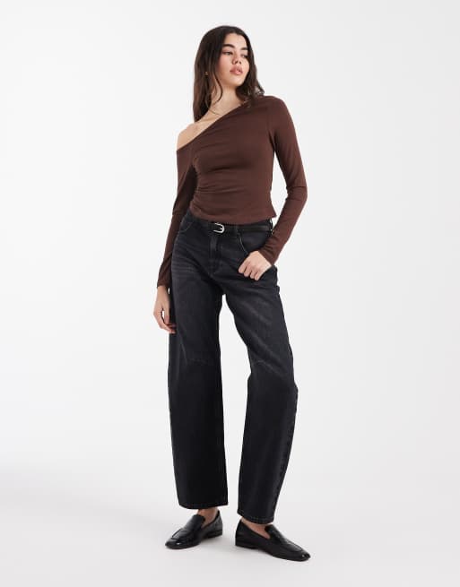 ASOS DESIGN – Schulterfreies, langärmliges Oberteil aus Baumwolle in Schokobraun, 2 von 4