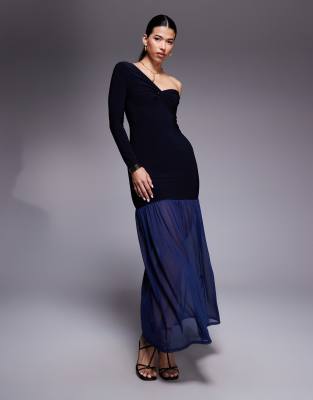 ASOS DESIGN - Schulterfreies Maxikleid in Marineblau mit Knotendetail und transparentem Rock-Brown