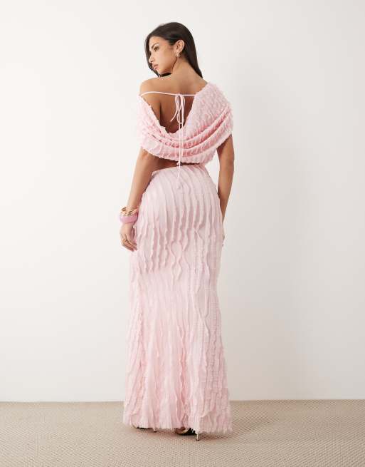 ASOS DESIGN – Schulterfreies Maxikleid in Rosa mit Rüschen und Cut-out-Detail, 4 von 4