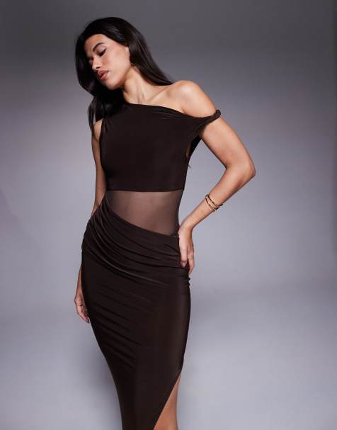 ASOS DESIGN – Schulterfreies Maxikleid mit Netzstoffeinsatz in Braun - view 1