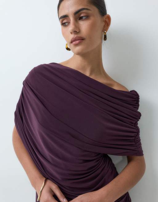 ASOS DESIGN schulterfreies Maxikleid mit Wickel-Detail am Oberteil und Schleppe in Schwarz, 5 von 5