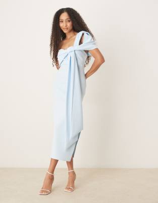 ASOS DESIGN - Schulterfreies Midikleid aus neoprenartigem Stoff in Hellblau mit Schleifendetail