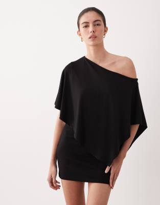 ASOS DESIGN - Schulterfreies Minikleid in Schwarz mit Cape-Detail