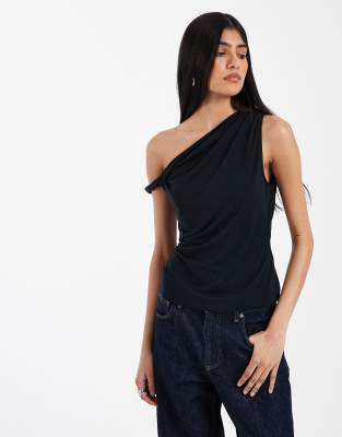 ASOS DESIGN - Schulterfreies Oberteil aus Modal in Schwarz mit verdrehtem Träger