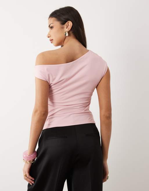 ASOS DESIGN – Schulterfreies Oberteil in Babyrosa mit gerafftem Detail, 4 von 4
