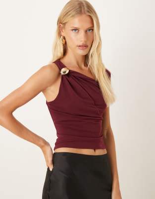 ASOS DESIGN - Schulterfreies Oberteil in Burgunderrot mit Besatz und Cut-out