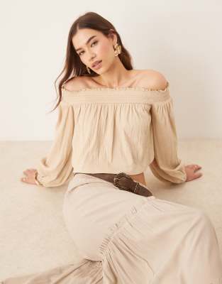 ASOS DESIGN - Schulterfreies Oberteil in Dteinbeige mit Knitterstruktur und Ballonärmeln-Neutral