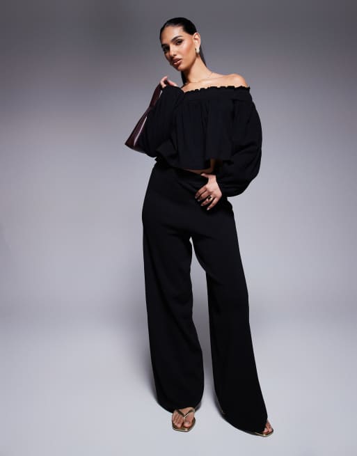 ASOS DESIGN – Schulterfreies Oberteil in Schwarz mit Knitterstruktur und Ballonärmeln, 2 von 4