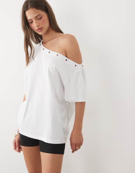 ASOS DESIGN – Schulterfreies Oberteil in Weiß mit Ösendetail - view 1