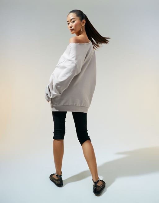 ASOS DESIGN – Schulterfreies Oversize-Sweatshirt in Nerzbeige, 4 von 4