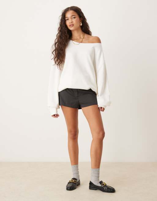 ASOS DESIGN – Schulterfreies Oversize-Sweatshirt in Weiß