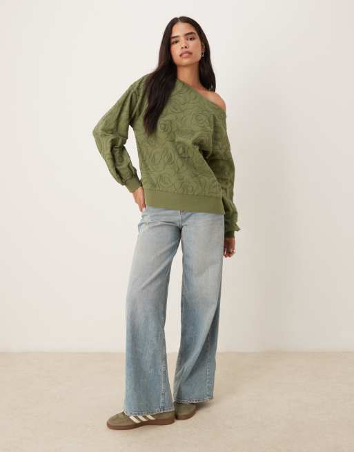 ASOS DESIGN – Schulterfreies Sweatshirt in verwaschenem Khaki mit Stickerei, 2 von 4