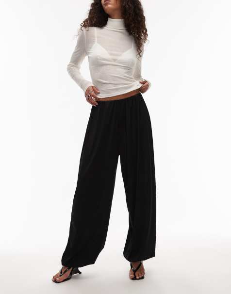 ASOS DESIGN – Schwarze Ballonhose aus Satin-Twill - view 1