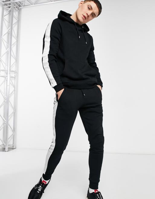 ASOS DESIGN – Schwarzer Trainingsanzug mit seitlichen Streifen, 4 von 4