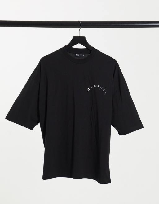 Asos Design Schwarzes Oversized T Shirt Auf Der Brust Und Hinten Mit Romischen Ziffern Bedruckt Asos