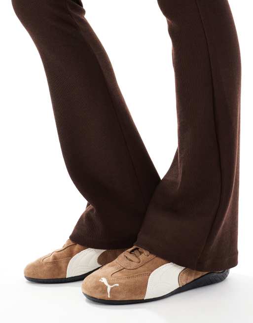 ASOS DESIGN – Schwere, gerippte Schlaghose in Schokobraun, 5 von 5