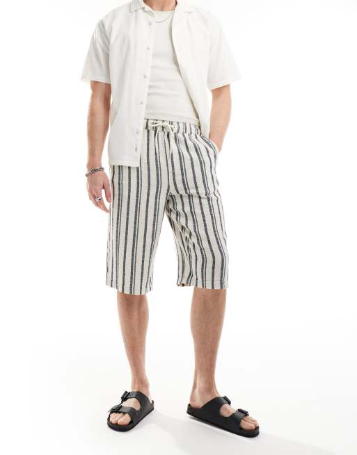 ASOS DESIGN – Schwere, strukturierte Shorts in Marineblau und Weiß gestreift