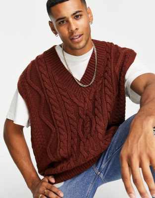 ASOS DESIGN – Schwerer Oversize-Strickpullover in Rotbraun mit Zopfmuster und V-Ausschnitt