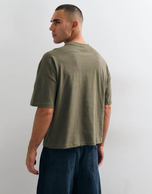 ASOS DESIGN schweres, kastiges Oversize-T-Shirt mit Einsätzen in Khaki, 2 von 5