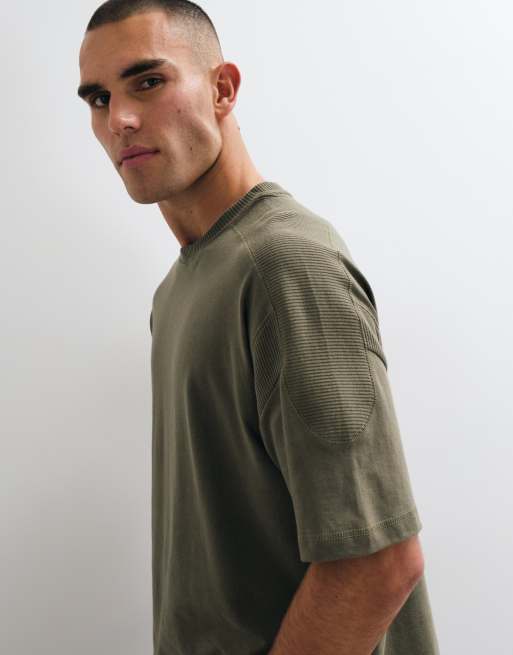 ASOS DESIGN schweres, kastiges Oversize-T-Shirt mit Einsätzen in Khaki, 5 von 5