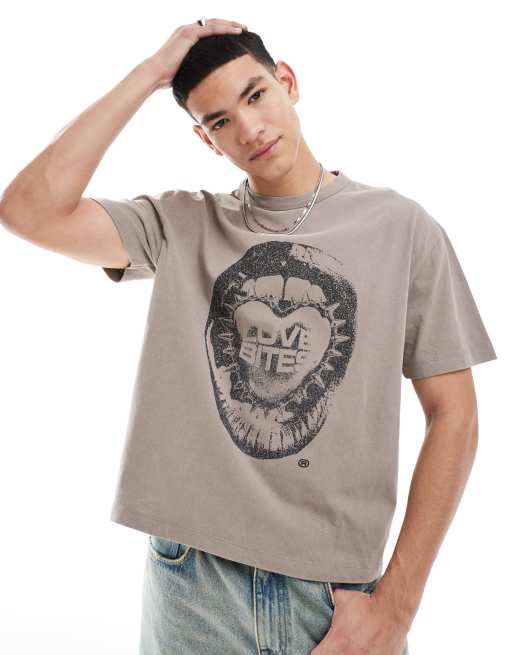 ASOS DESIGN – Schweres, kastiges T-Shirt in lockerem Schnitt in verwaschenem Grau mit Straßen-Grafik, 220 g/m²