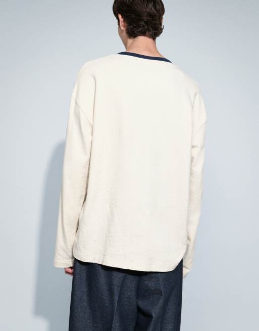 ASOS DESIGN schweres Oversize-Langarm-T-Shirt mit Fußballgrafik in cremefarbenem Crêpe-Gewebe, 4 von 9