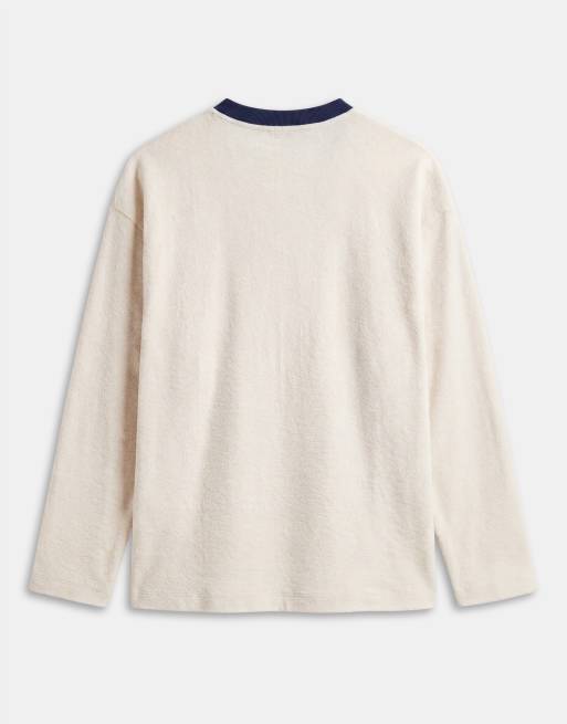 ASOS DESIGN schweres Oversize-Langarm-T-Shirt mit Fußballgrafik in cremefarbenem Crêpe-Gewebe, 7 von 9