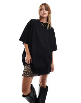 ASOS DESIGN - Schweres Oversize-T-Shirt in Schwarz mit langem Schnitt