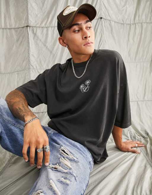 ASOS DESIGN – Schweres Oversize-T-Shirt in verwaschenem Schwarz mit Blumenstickerei